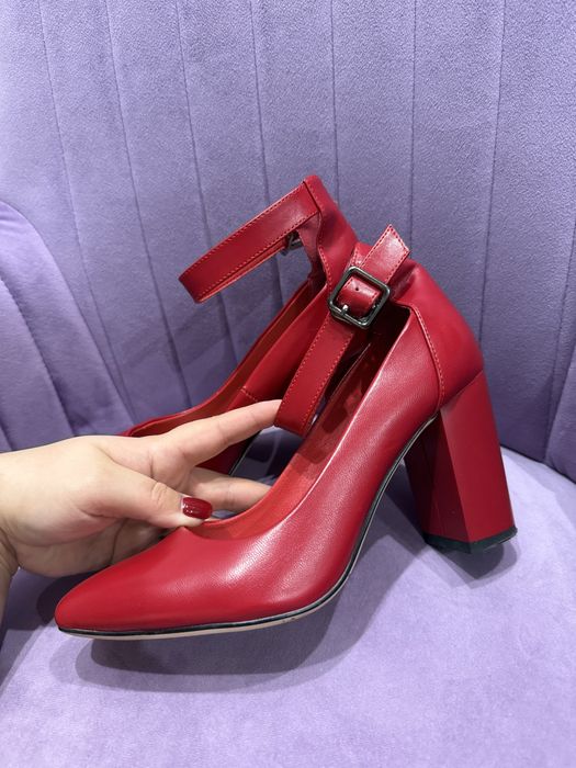 Туфлі червоні. Шкіра! Як нові! Бренд Legit. Зручні, 36 р! Стан нових