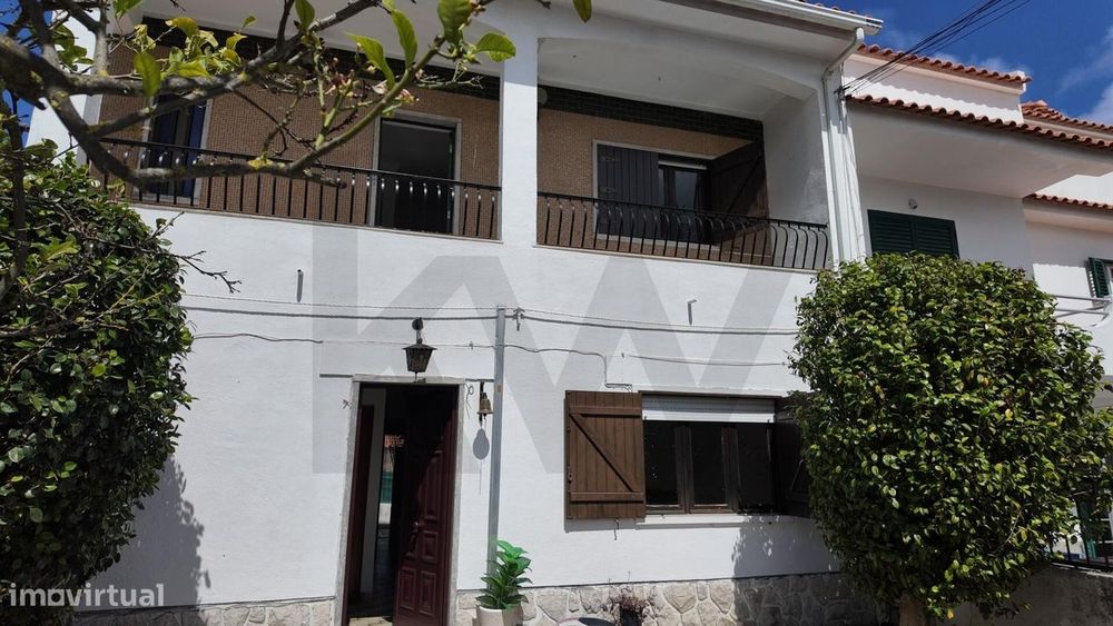 Arrendamento de Moradia 2 pisos com garagem | Belverde/Seixal