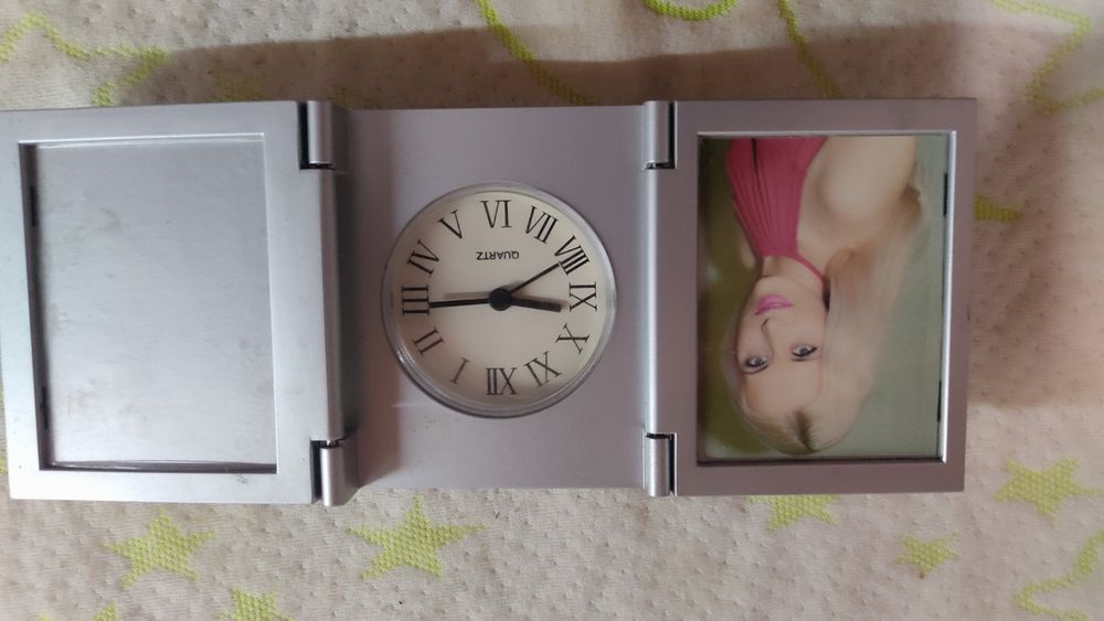 Часы с фотографиями складніе