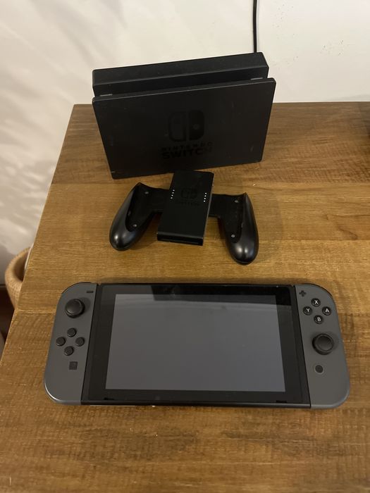 Nitendo em exelente estado pronto para uso ainda acompanha 2 jogos