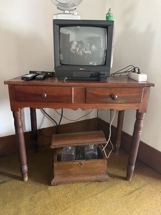 Mesa de madeira dos anos 70