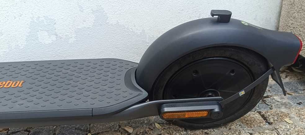 Trotinete Segway-Ninebot KickScooter F2 Pro E
