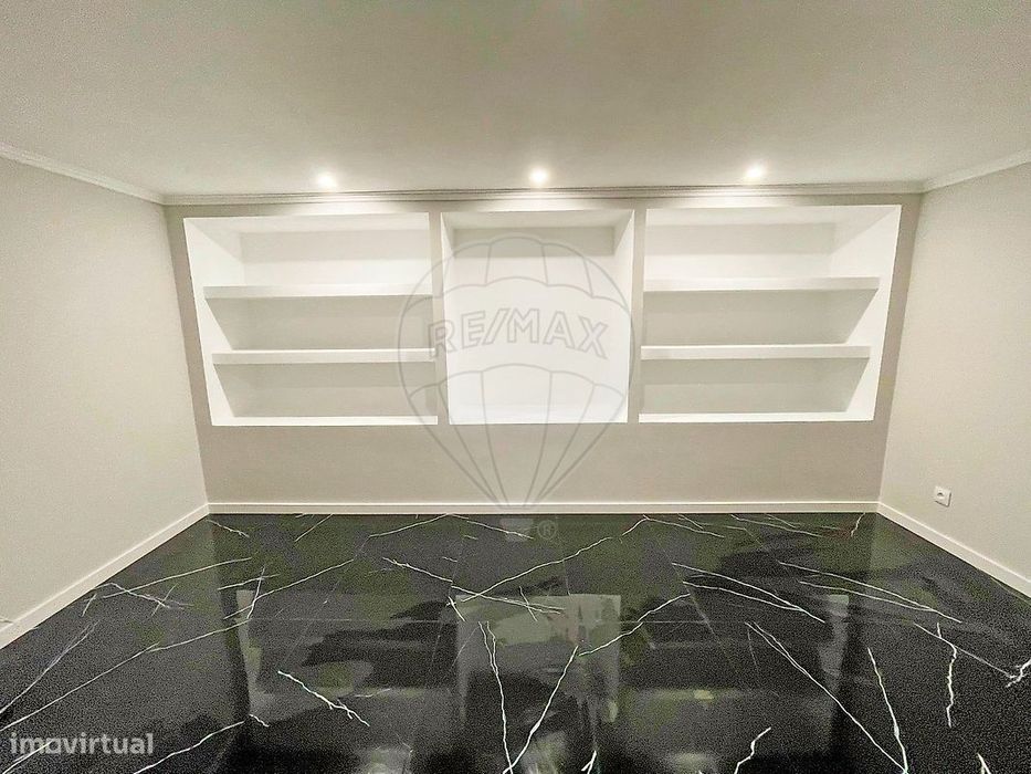 Moradia T5 para venda