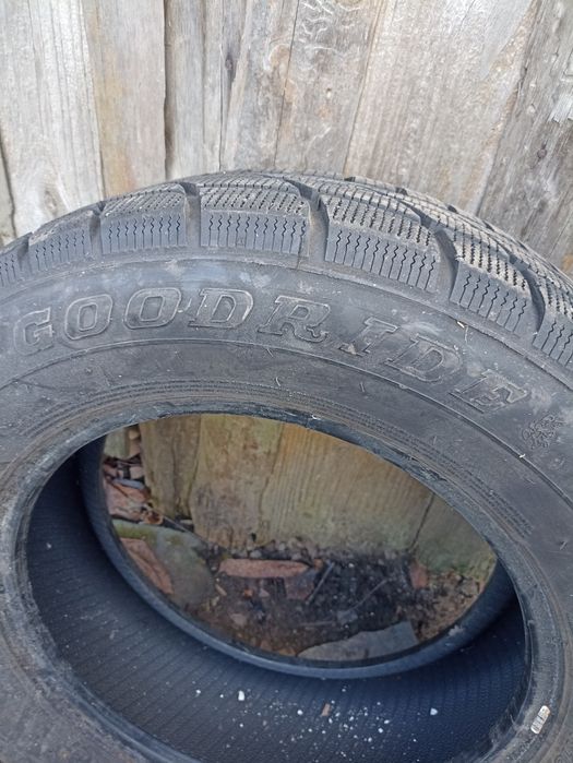 Продам резину 1 шт в гарному стані