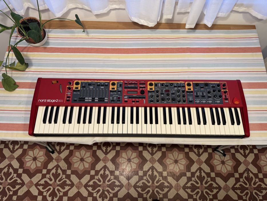 Teclado Nord Stage2 - 76Ex
