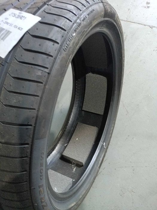 PIRELLI 275/35R21