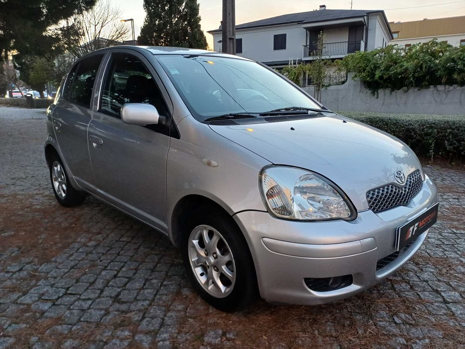 Toyota Yaris 1.0 vvti sol impecável
