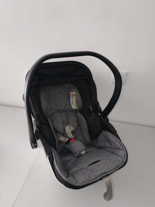 Ovo/Bebé Conforto Kiddy i-Size Plus – Preto e Branco