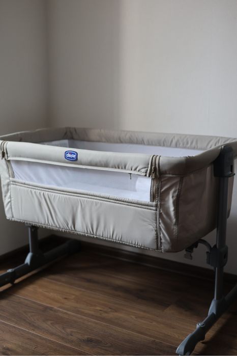 Нове ліжечко chicco next2