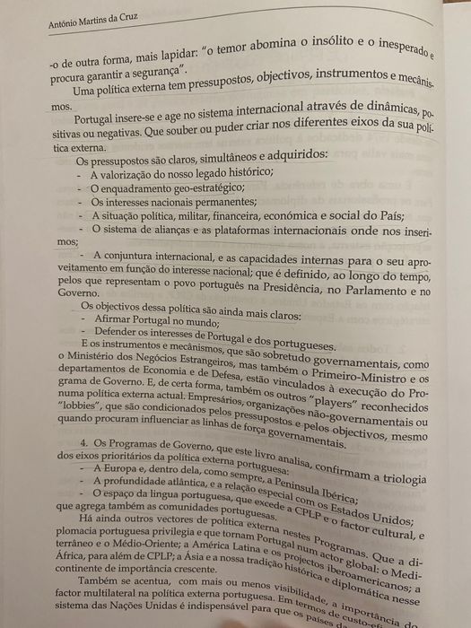 A política externa nos programas do governo do Portugal democrático
