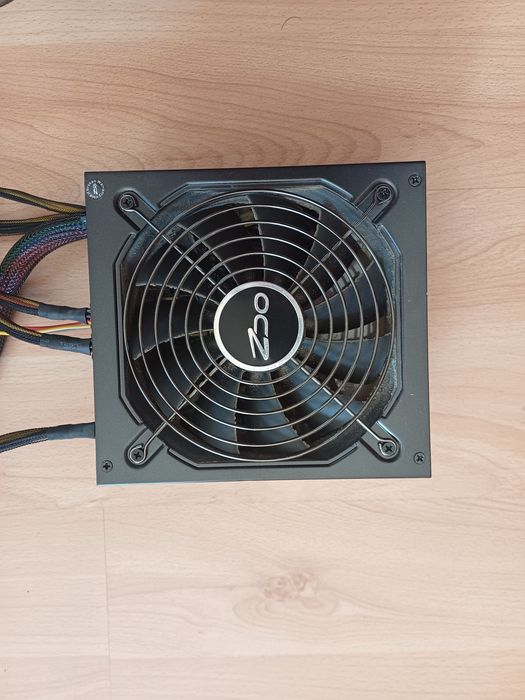 Zasilacze komputerowe OCZ 600W i 700W - 2 sztuki