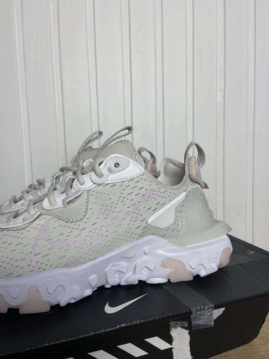 Buty damskie Nike React Vision pudrowe org 37,5
