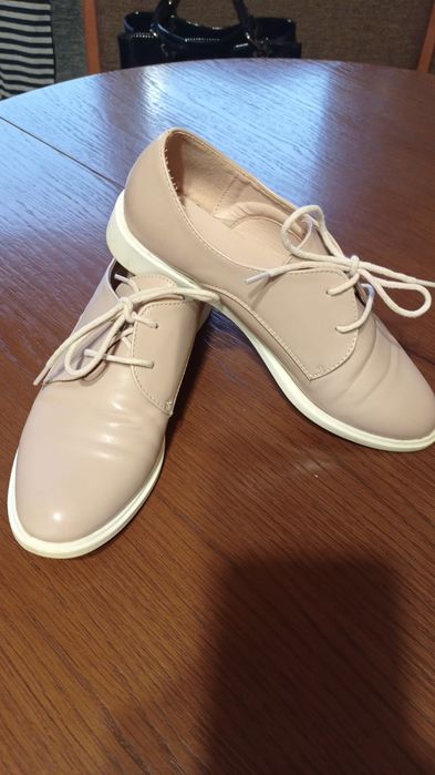 Туфлі жіночі 38 розмір. Розмір устілки 24.5 см.