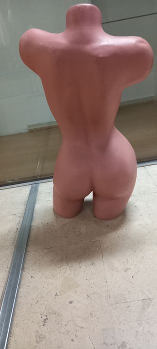 Manequim em plástico leve