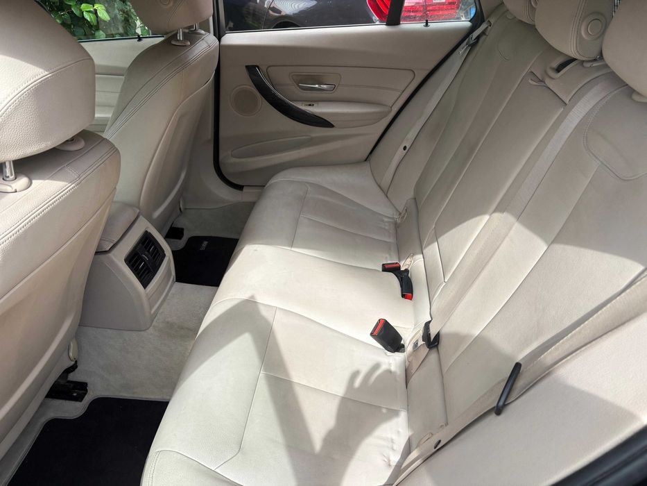 BMW 320d touring - f31 - 10/2012 - 373.000km