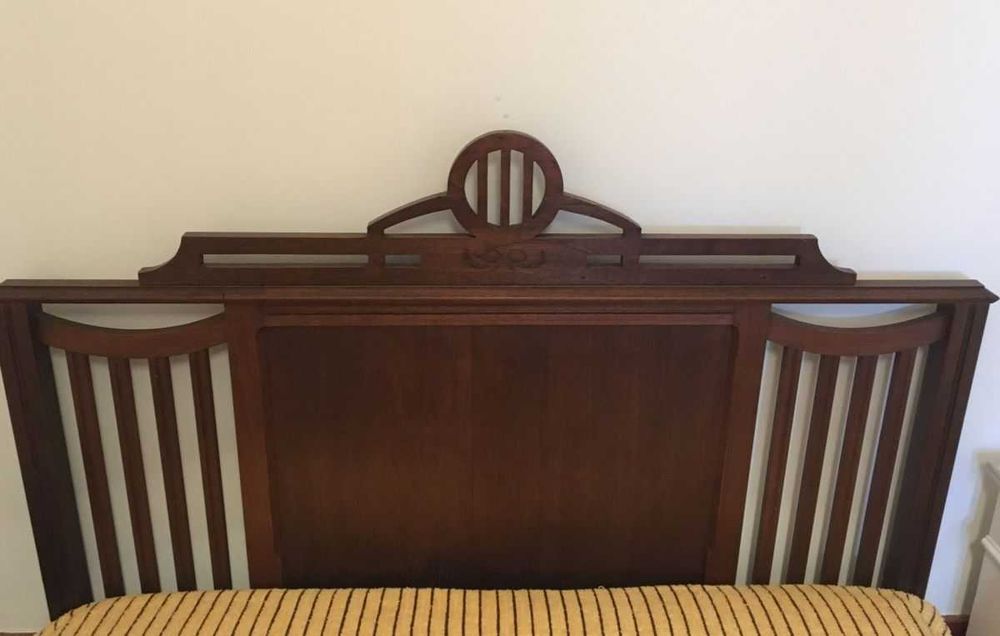 Cama antiga estilo Arte Deco