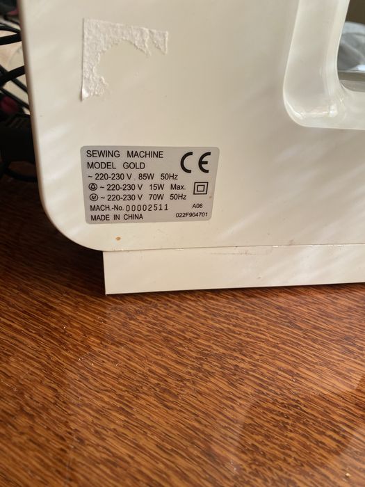 Машинка швейная Швейна машинка