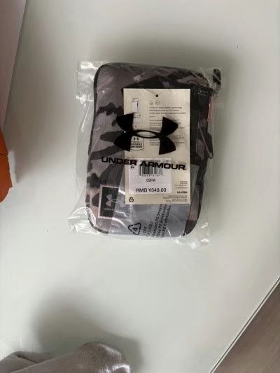 Кросбоді Under Armour Loudon