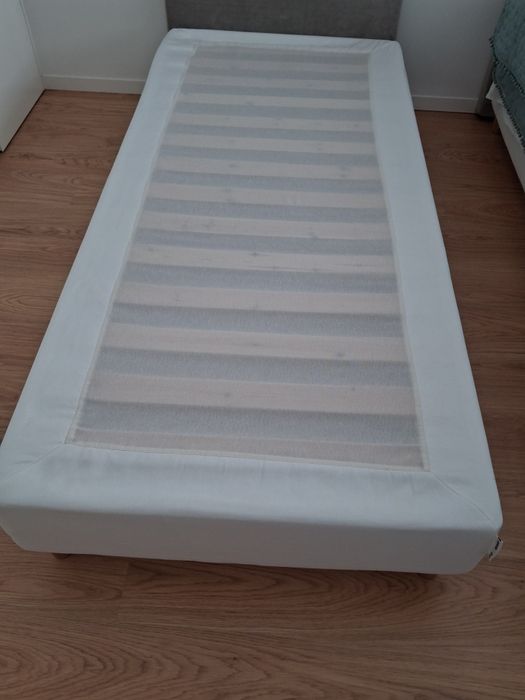 Cama com estrado ikea