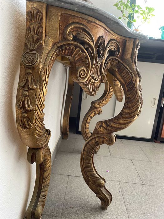 Vintage - Credencia/Mesa em talha dourada