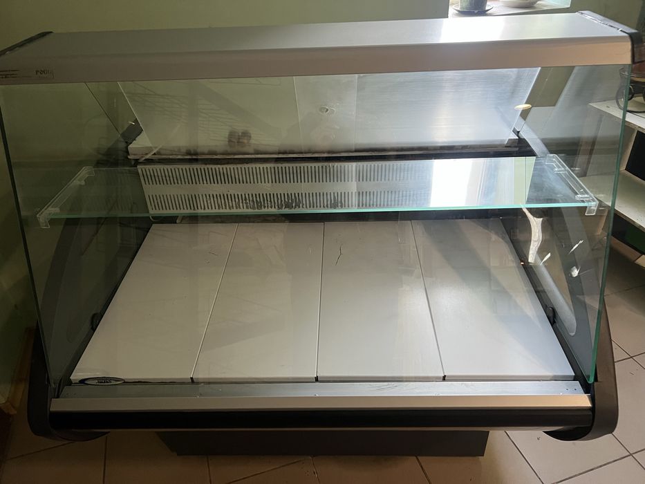 Продам б/у холодильник торговый