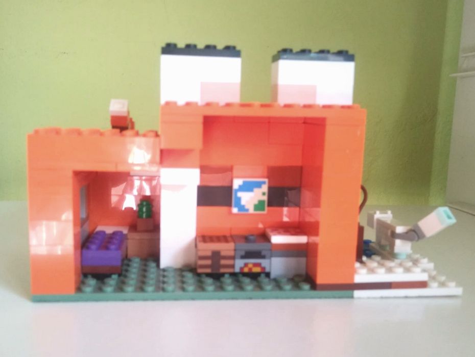 Lego Minecraft 2 sets