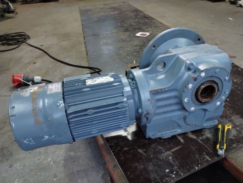 Sprzedam NOWY motoreduktor 2,2 kW