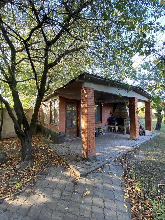 Продаєься 2- поверховий  будинок. Лариса