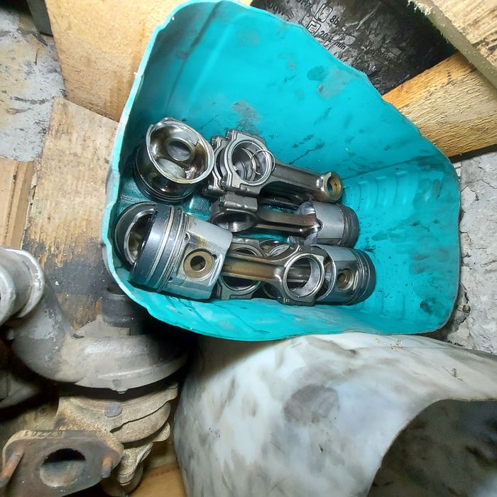 Шатуни Поршні Рено Мастер Трафік Лагуна Еспейс 2.0 2.3 2.2 2.5 3.0