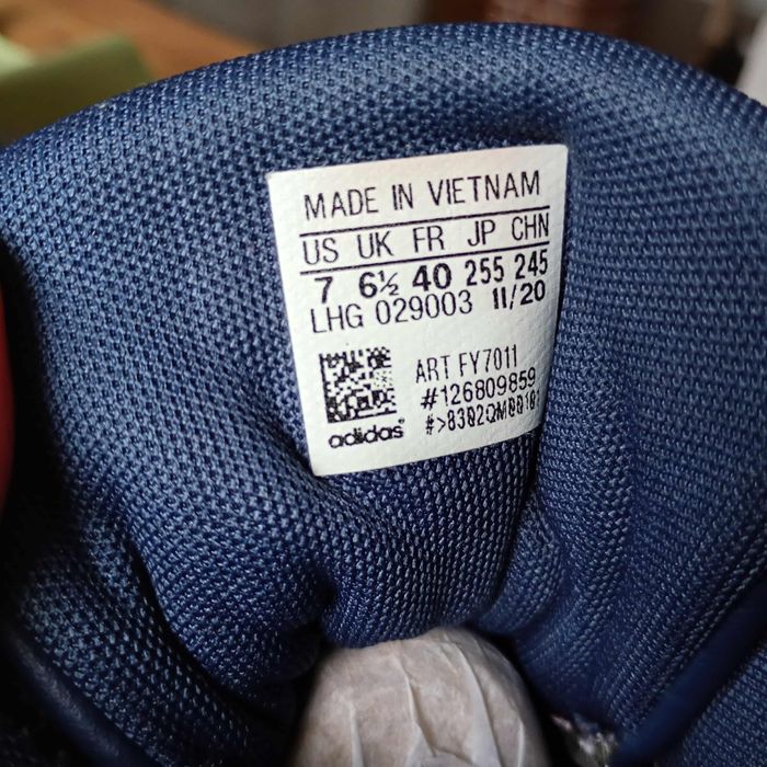 Buty Adidas Hoops 2.0 
Buty damskie za kostkę sznurowane rozm. UK 6 1/