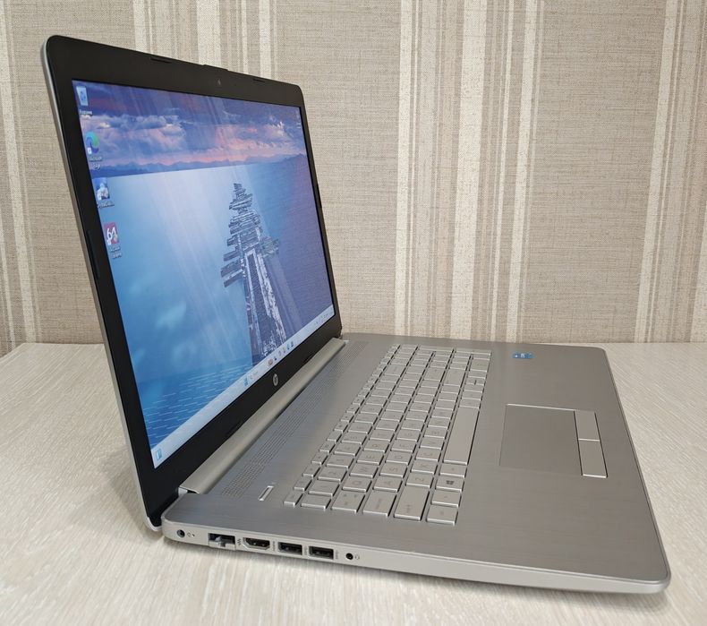 Ноутбук HP 17,3" HD+, Core i3-1115G4, 8GB DDR4, 256Gb SSD