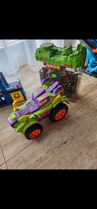 Figurki Super zinks i samochody  Hot wheels