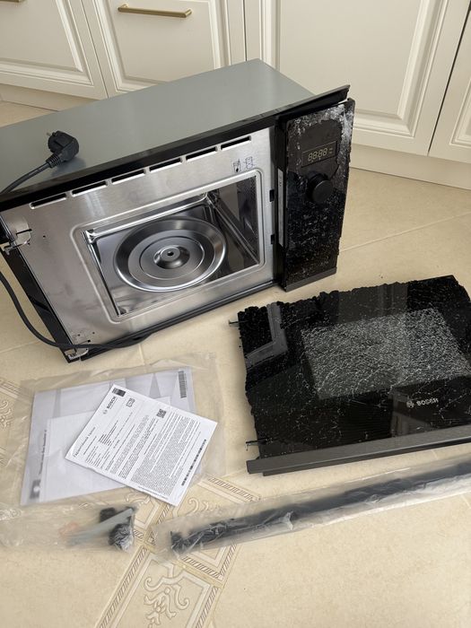 Вбудована мікрохвильова піч Bosch BFL524MH2