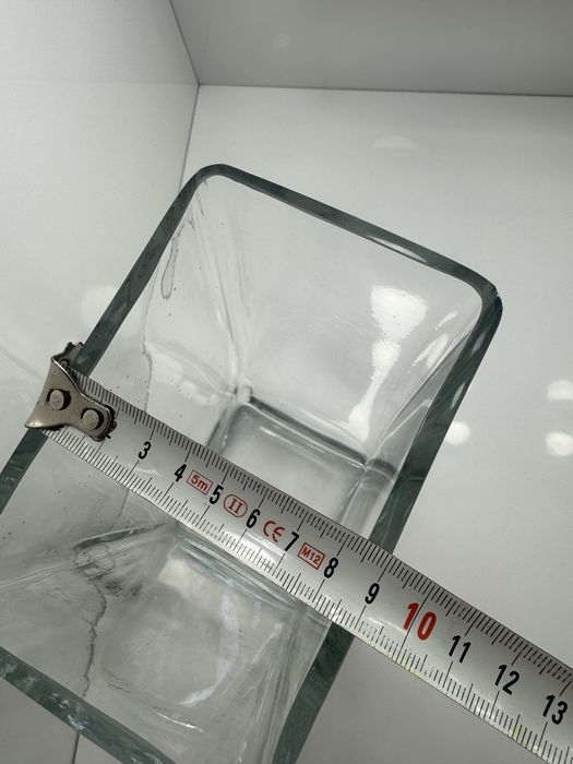 Jarra de vidro baixa