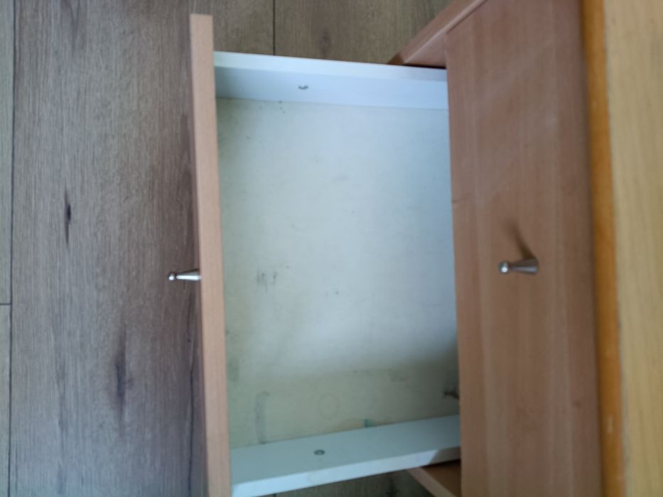 Sprzedam szafkę nocną