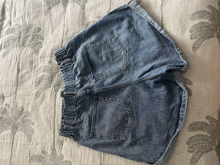 Продам шорти джинсові H&M