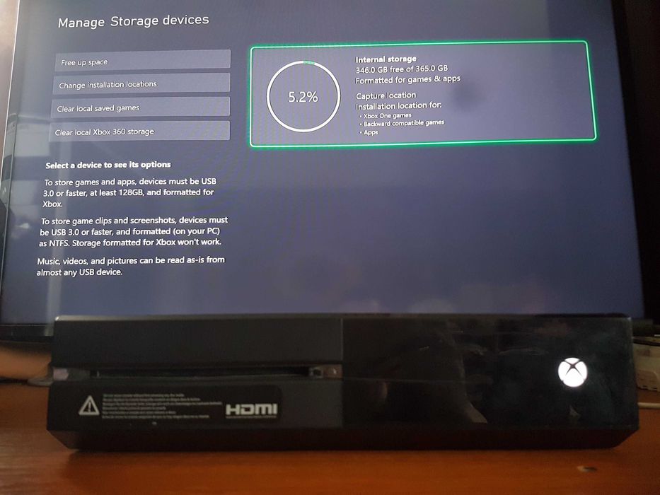 Xbox One тільки сама приставка без нічого
