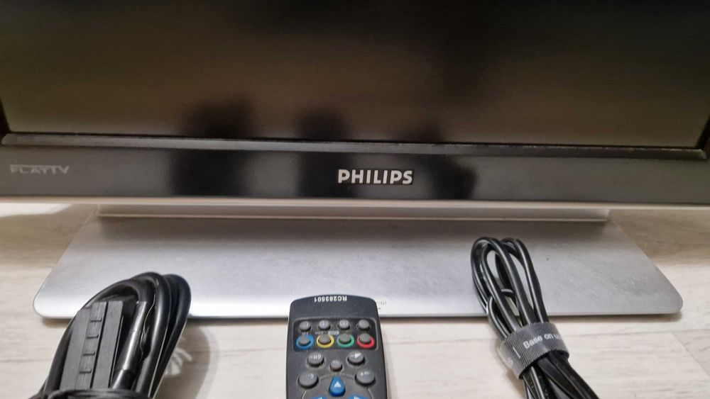 Philips FlatTV UVSH LC201V02-A3KB  RETRO KONSOLE PS1 PS2 Playstation