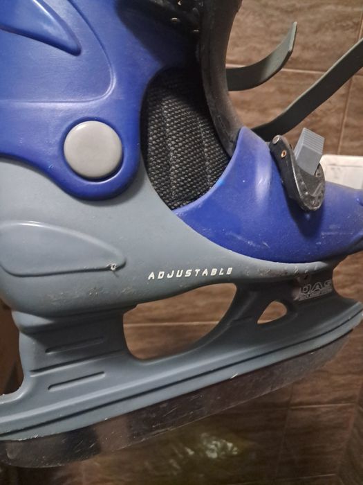 Łyżwy r.35-36 stanie dobry