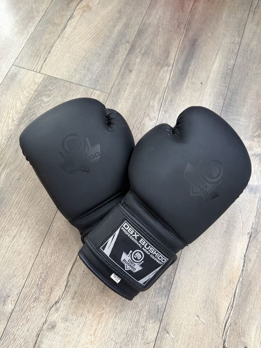 Rękawice bokserskie DBX Bushido