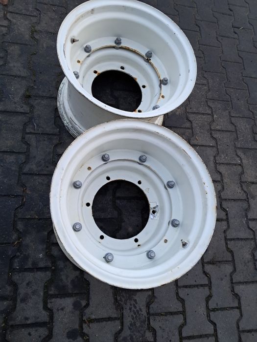 Felgi new holland  r20 titan