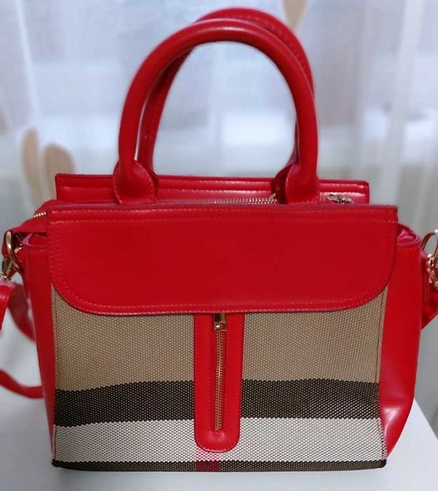 Сумка жіноча червоного кольору
