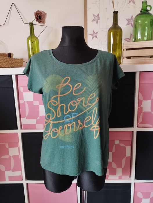 Ciemna zielona bluzka medicine be shore of yourself