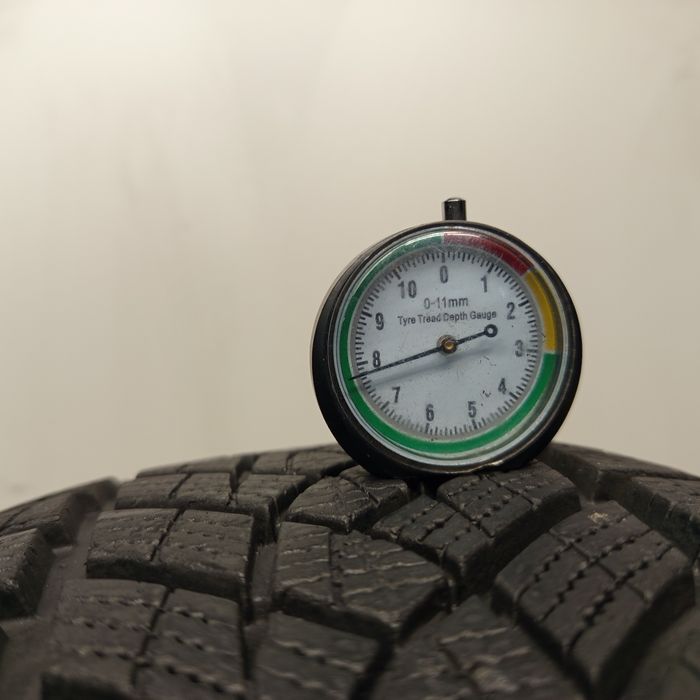 225/60R17 Goodyear Ultra Grip Performance