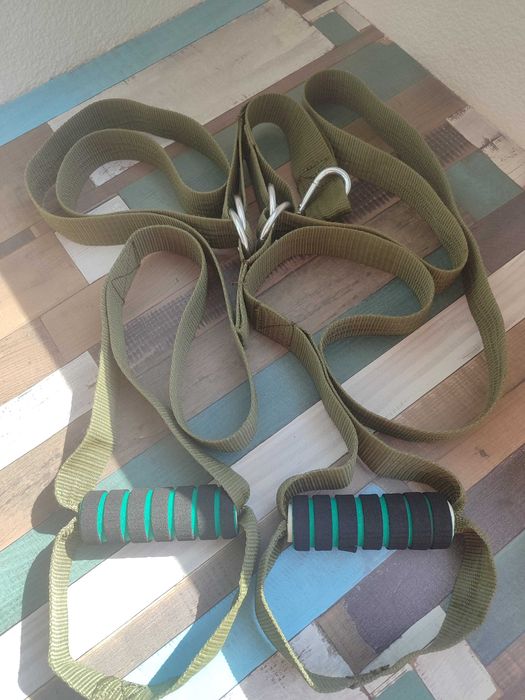 Универсальный домашний турник и тренировочные TRX петли фитнес станция