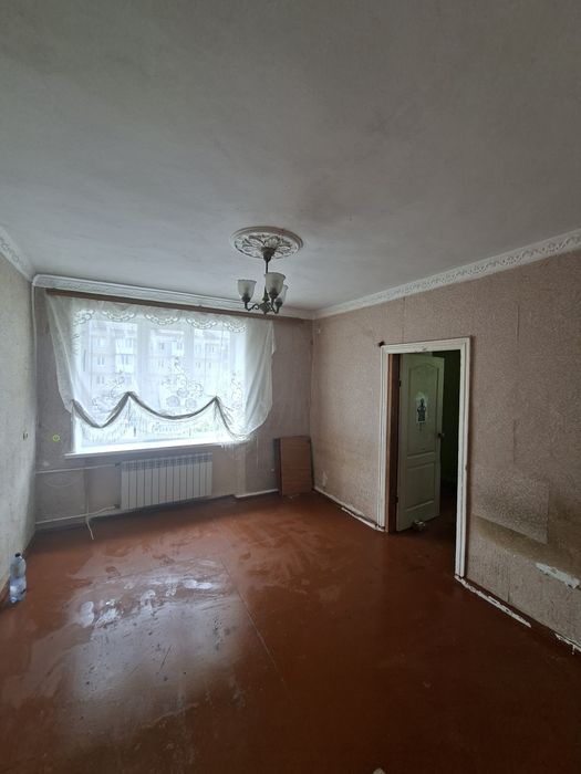 Срочно продаж 1х квартира.Критий ринок.