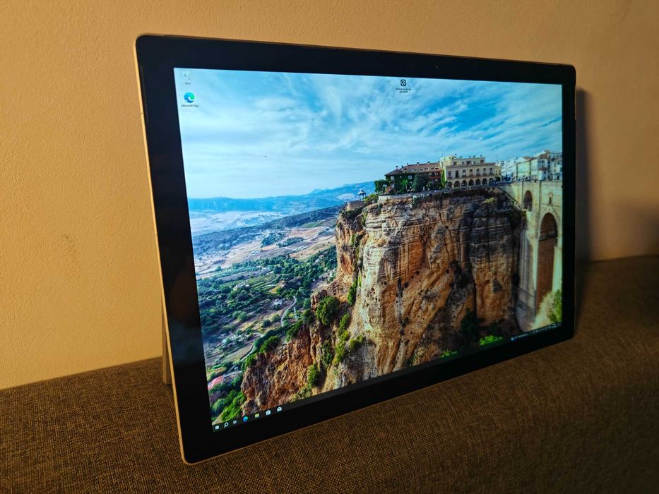 Surface pro 6 gen 1796 i5 core 7300 8gb ram laptop 2w1 Windows tablet