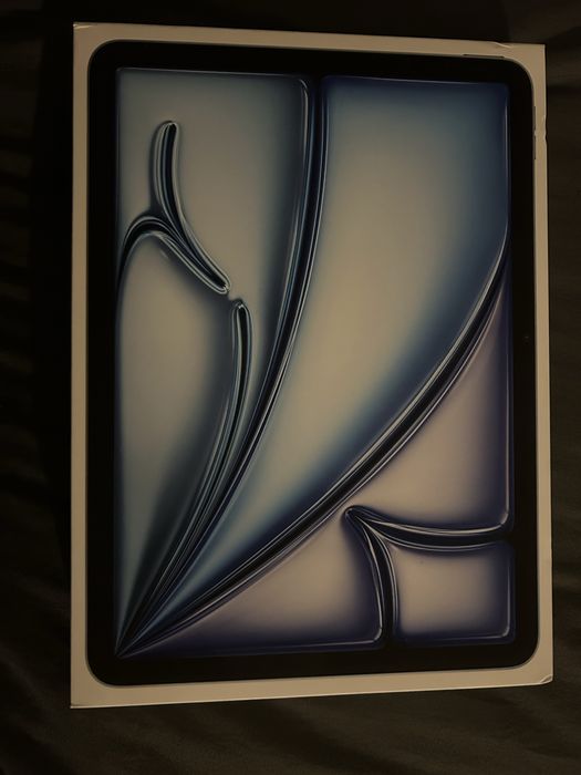 iPad Air 11” 2024, 128GB + Pencil + Etui z klawiaturą + szkło