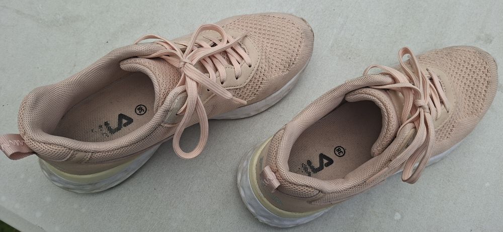 Adidasy FILA r38