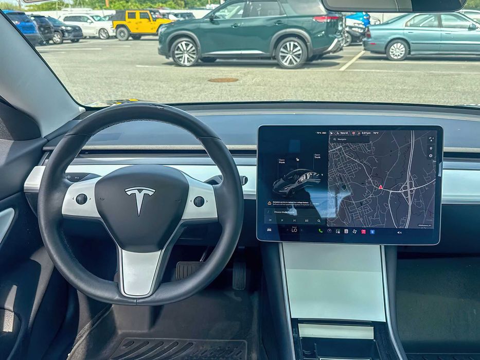 Tesla Model 3 Long Range      2019